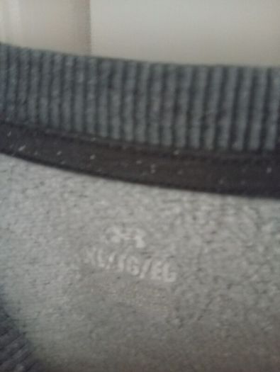Grey under armour crew neck XL