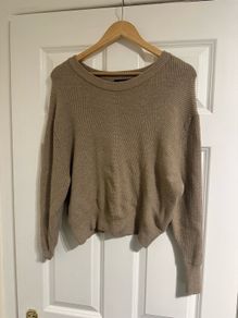 Zara Women's Beige Knit Jumper - size medium