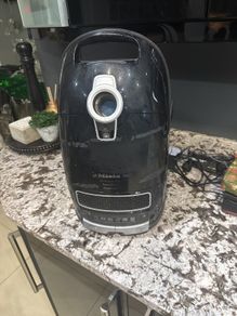 MIELE C3 FREE. for parts or repair