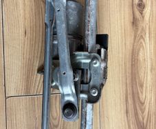 Genuine VW Scirocco Mk3 Front Windshield Wiper Motor & Linkage Assembly | 1K8955119C Bosch