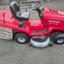 Honda ride-on lawn mower Image 5