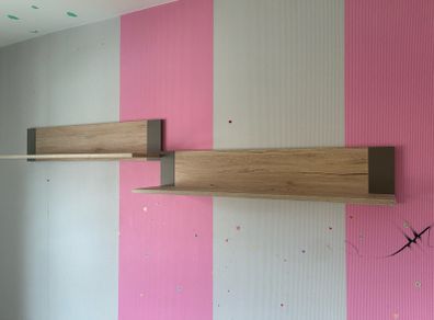 2 Shelves