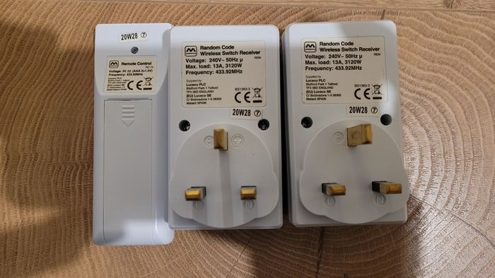 2 Remote Controlled RF Plug Sockets with Remote 13A