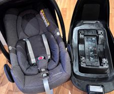 Maxi Cosi Car Seat & isofix base
