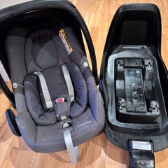 Maxi Cosi Car Seat & isofix base