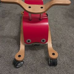 Wishbone Flip Ride-On Scooter