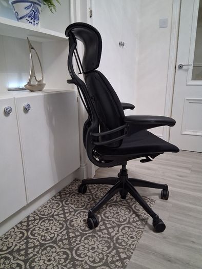 Humanscale Freedom Chair