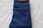 Tommy hilfiger harlem ultra skinny jeans Size 27/30 mid rise zip fly in excellent condition