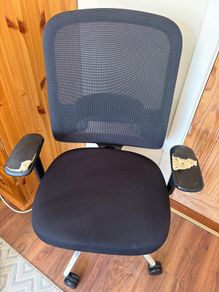 Free Swivel chair
