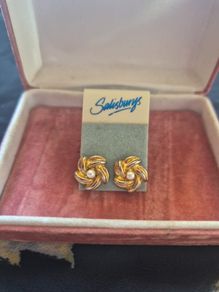 Vintage Earrings with little Pearl