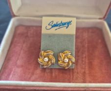Vintage Earrings with little Pearl