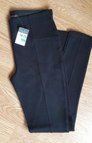 BNWT - Age 14/15 Years - A Lovely Pair of Black Leggings.