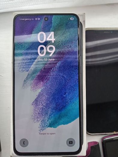 Samsung and apple bundle