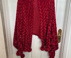 Wrap - Fluffy with Pom-poms