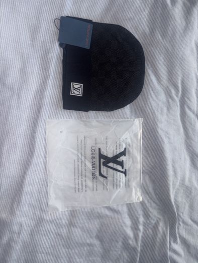 lv hat