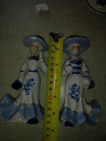 Set of 2 lady figurines