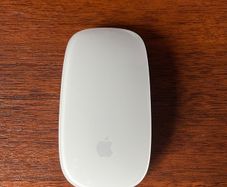 Official Apple Magic Mouse 2 (Wireless / Bluetooth)