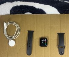Apple Watch Series 3 (38mm, GPS, Aluminum / Space Black)