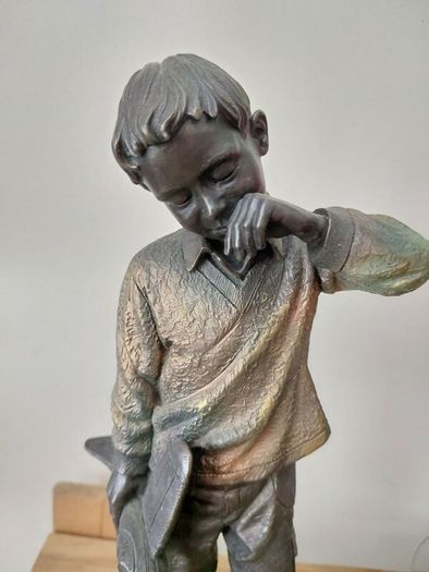 genesis figurine