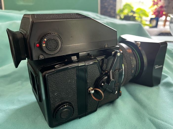 bronica etrsi medium format camera, lens, viewfinder and grip