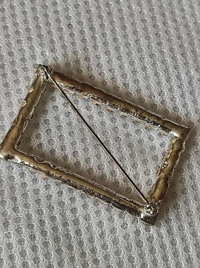 brooch