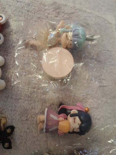 Anime figure bundle
