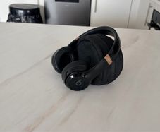 Beats solo3 wireless headphones