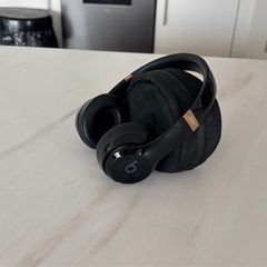 Beats solo3 wireless headphones