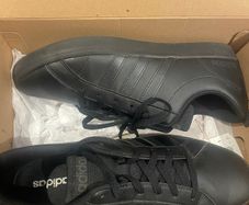 Adidas : Black Skateboard
