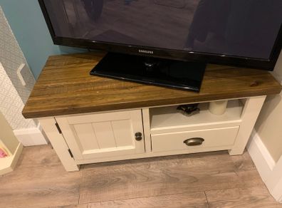 Tv unit solid pine Cotswold