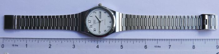 Vintage Q&Q Quartz Watch Men Silver White Day Date Analog New Battery works well
