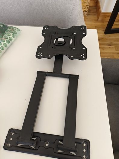 Adjustable TV wall bracket