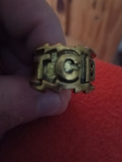 Elvis ring taking care of buisness