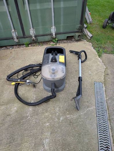 carpet cleaner