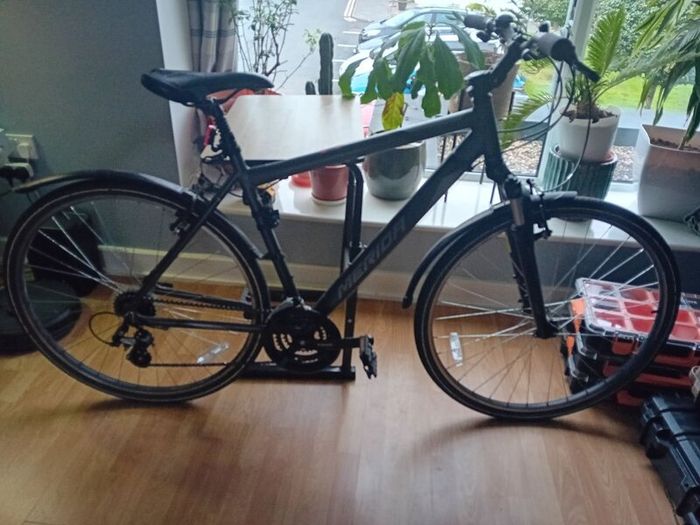 Merida Crossway 10 adult bicycle
