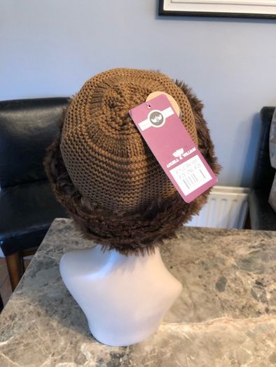 Angela  & William hat