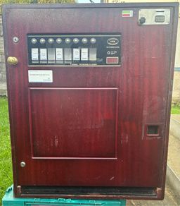 Vintage retro ciggerette vending machine c1970