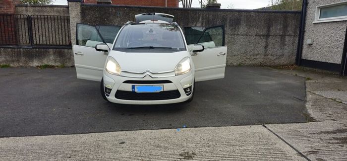 2013 Citreon C4 Picasso NCT'd & LOW MILAGE