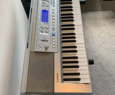 Casio CTK-810 Keyboard with stand