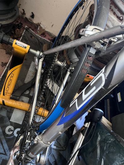 trek 1000 SL 56 frame turbo trainer included