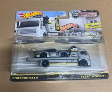 Porsche 934.5 & Fleet Street Team Transporter Hot Wheels