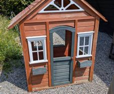 kids wooden playhouse
