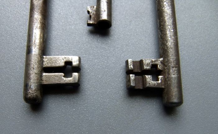 3 Old Keys