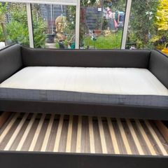 Kale Day Bed