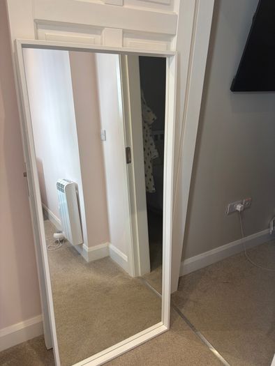 White Mirror