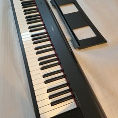 YAMAHA Piaggero NP-12 portable piano