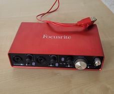 Focusrite Scarlett 2i4 2nd Gen USB Audio Interface in Excellent Condition