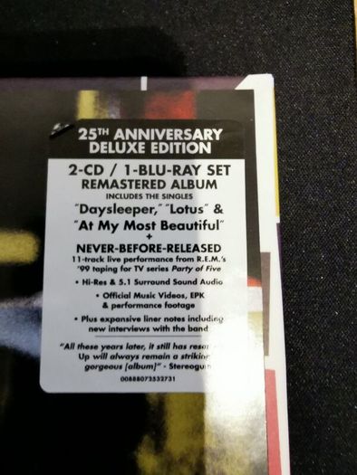 R.E.M Up 2cd/blu-ray deluxe book set