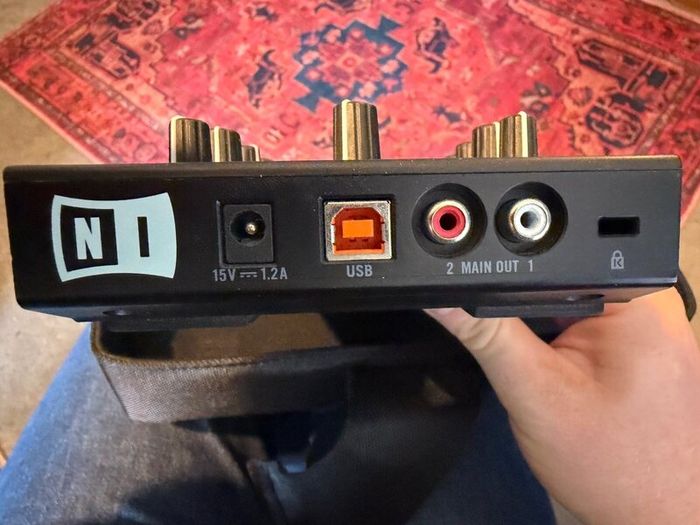Native Instruments Z1 DJ Mixer- Traktor