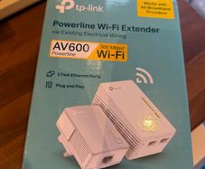 TP Link AV600 Powerline WiFi Extender